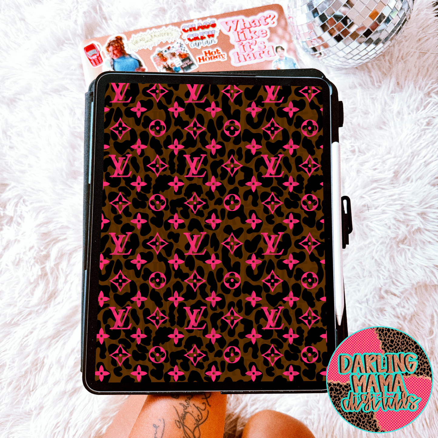 Neon pink cheetah l*v seamless